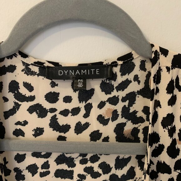 Dynamite S leopard print kimono, semi sheer with slits up both sides. - Picture 4 of 5